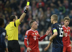 準々決勝終了後にイエローカードをリセット 欧州clとelで 写真1枚 国際ニュース Afpbb News