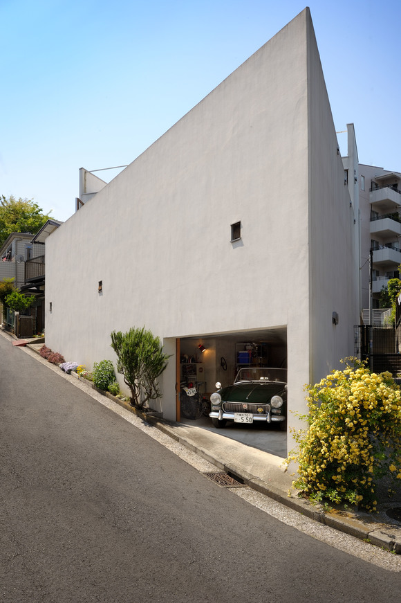 Engine ハウス 港の街ヨコハマ 風を感じる船の舳先のような家 Engine Web