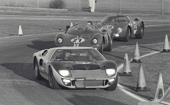 ケン マイルズとgt40のレースヒストリー 映画 フォードvsフェラーリ で描かれなかった真実とは 写真9枚 国際ニュース Afpbb News ケン マイルズとgt40のレースヒストリー 映画 フォードvsフェラーリ で描かれなかった真実とは 写真9枚 国際ニュース Afpbb News
